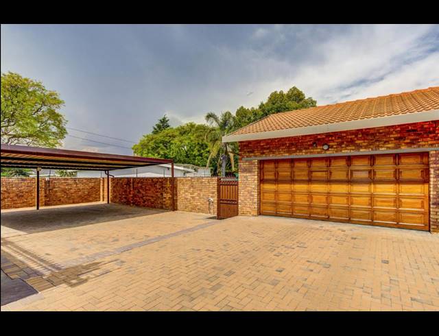 4 BEDROOM FREEHOLD FOR SALE IN RYNFIELD